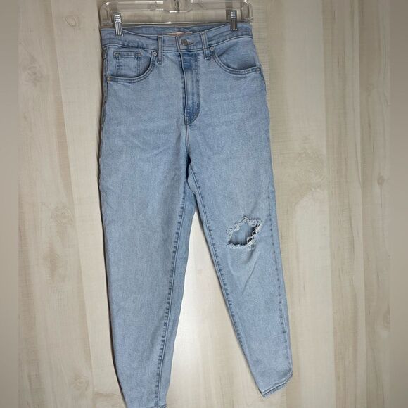 Levi’s high rise mom jeans light wash distressed, size 27 - Picture 1 of 16